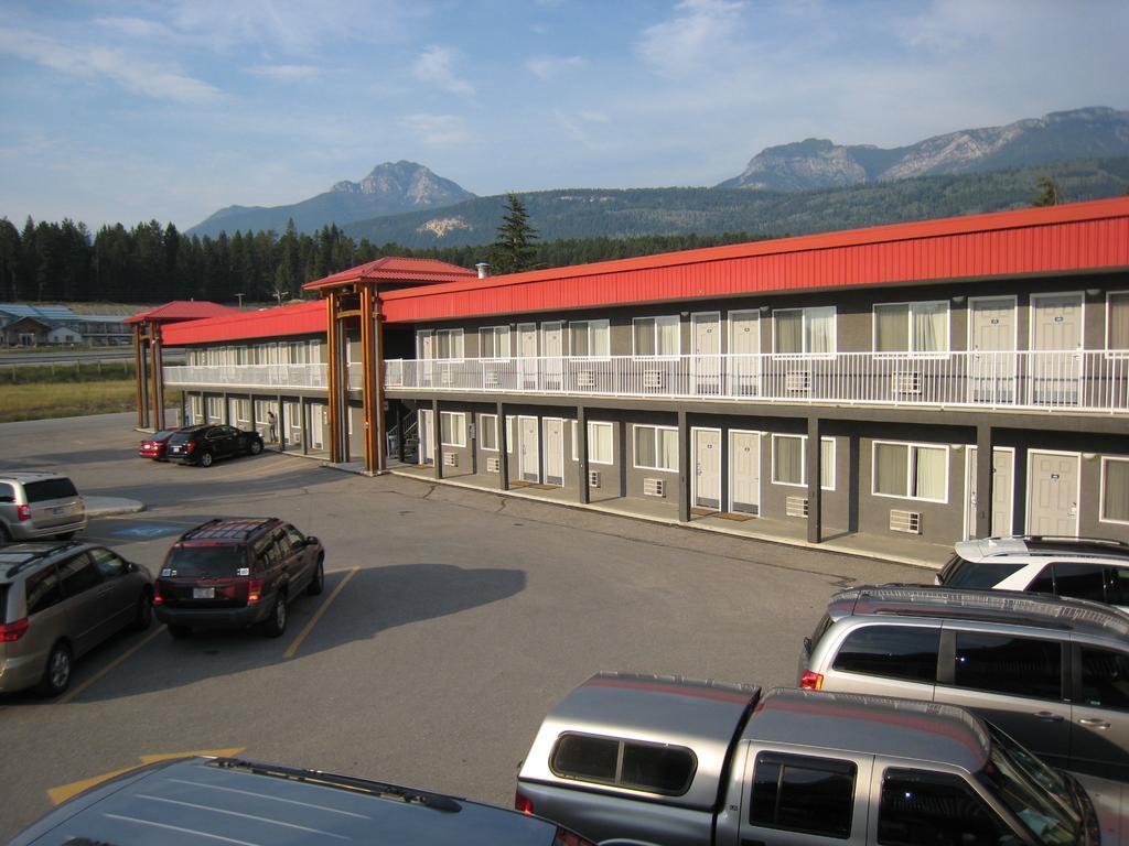 Days Inn By Wyndham Golden Εξωτερικό φωτογραφία